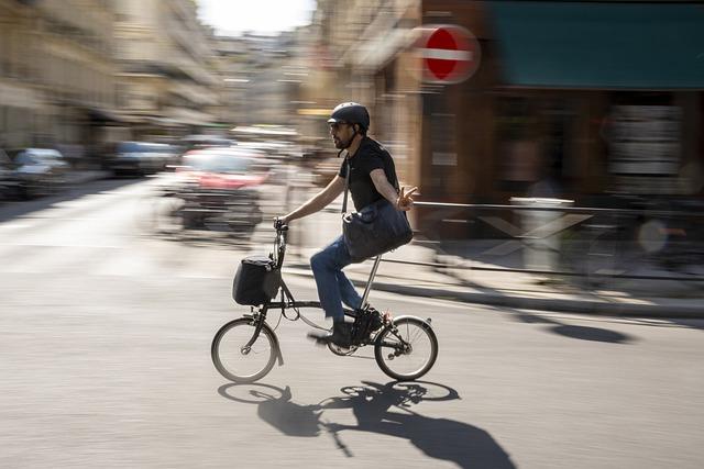 Paris 15e - Immobilier - CENTURY 21 Quai Ouest – Paris à vélo